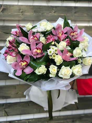 Букет цветов из: Розы и Хризантемы в Солнцево Курская область
