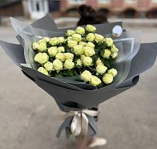 Букет Белые кустовые розы Солинеро в Солнцево Курская область